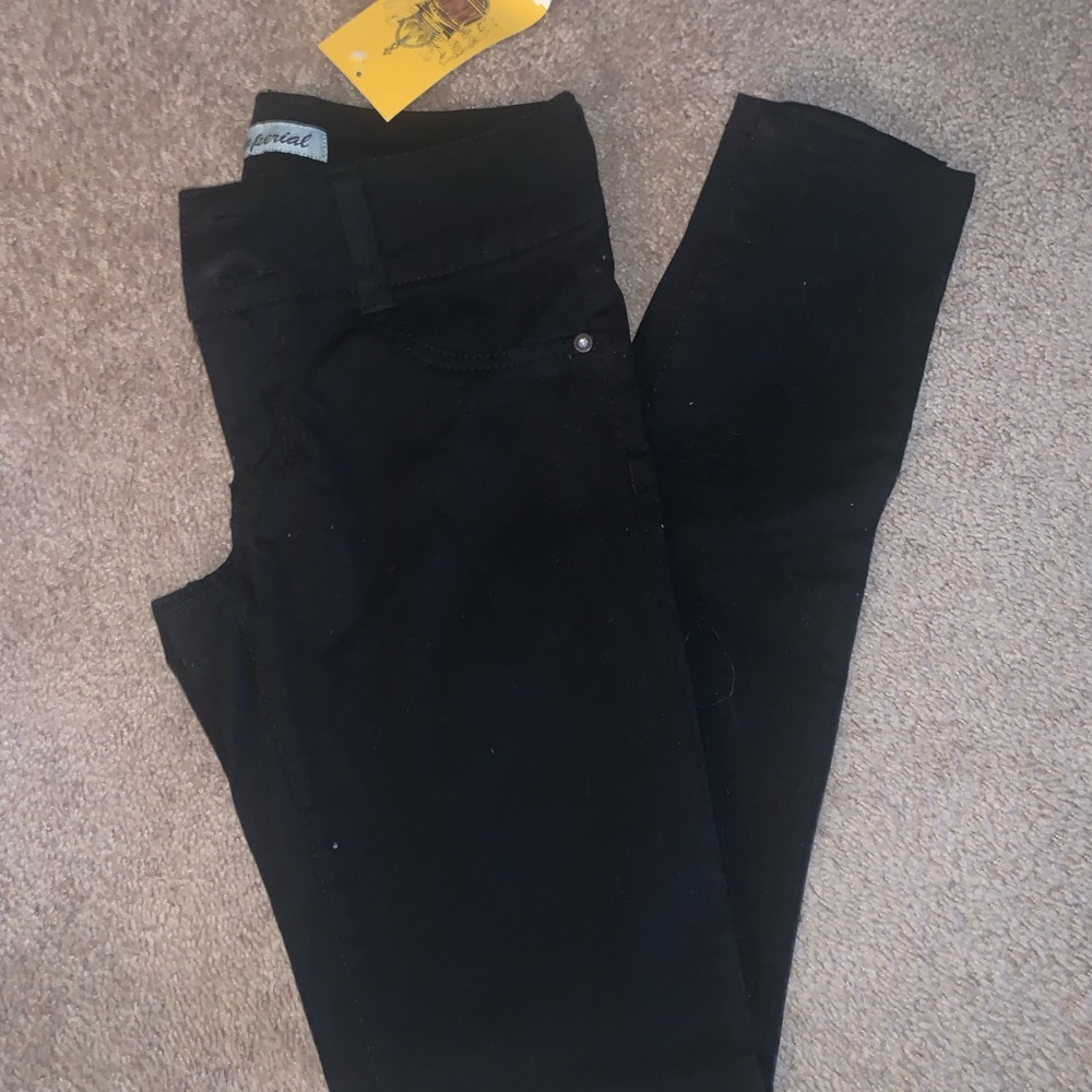 Black skinny ankle pants